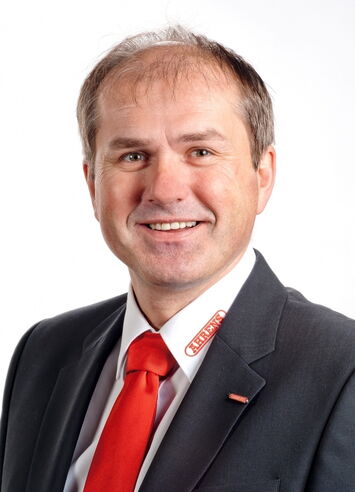 Alfred Deuretzbacher, Außendiensttechniker für Kaminneubau